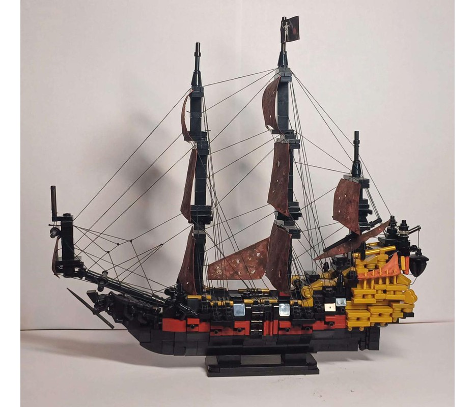 LEGO MOC Queen Anne's Revenge MOC by Mr.Snicker | Rebrickable - Build ...