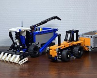 Tractor and Combine Harvester - alternative models for 42062