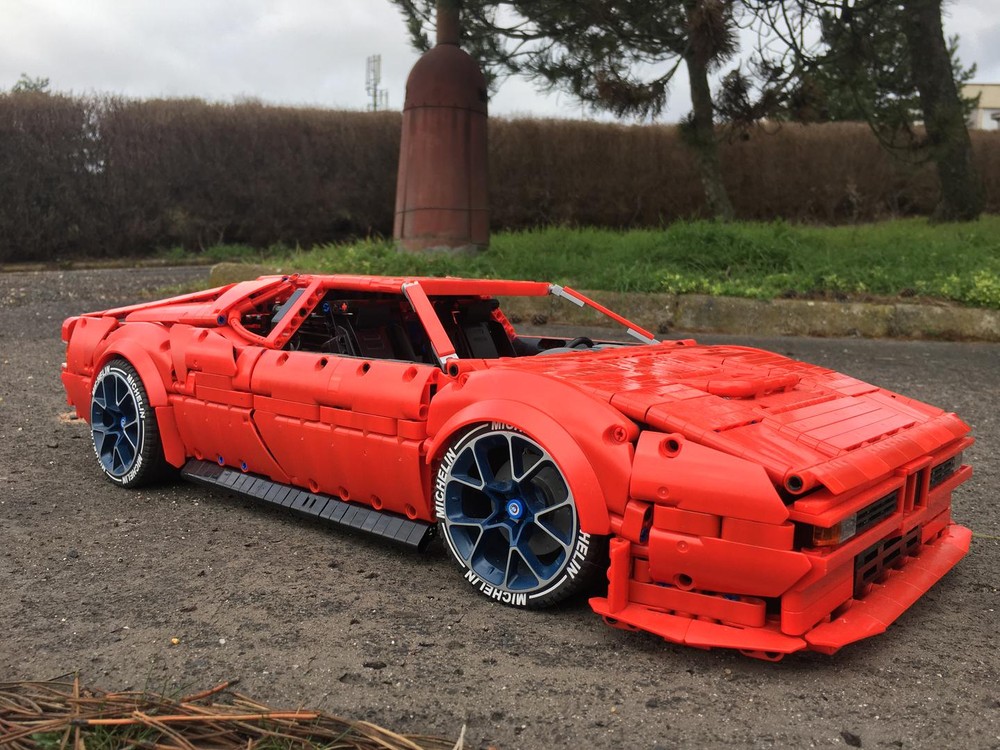 BMW M1 Red 1:8 by Drower