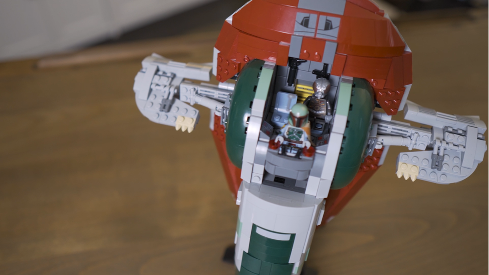 LEGO MOC Slave 1 with Interior by BaufmanBricks | Rebrickable - Build ...