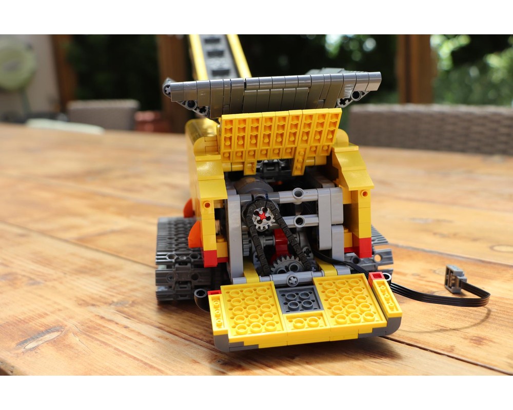 LEGO MOC Self Propelling Hopper Feeder Conveyor by BKu | Rebrickable ...