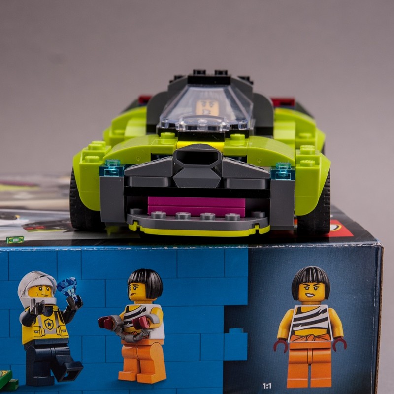 MOC-170037 60415 Very Wide Car