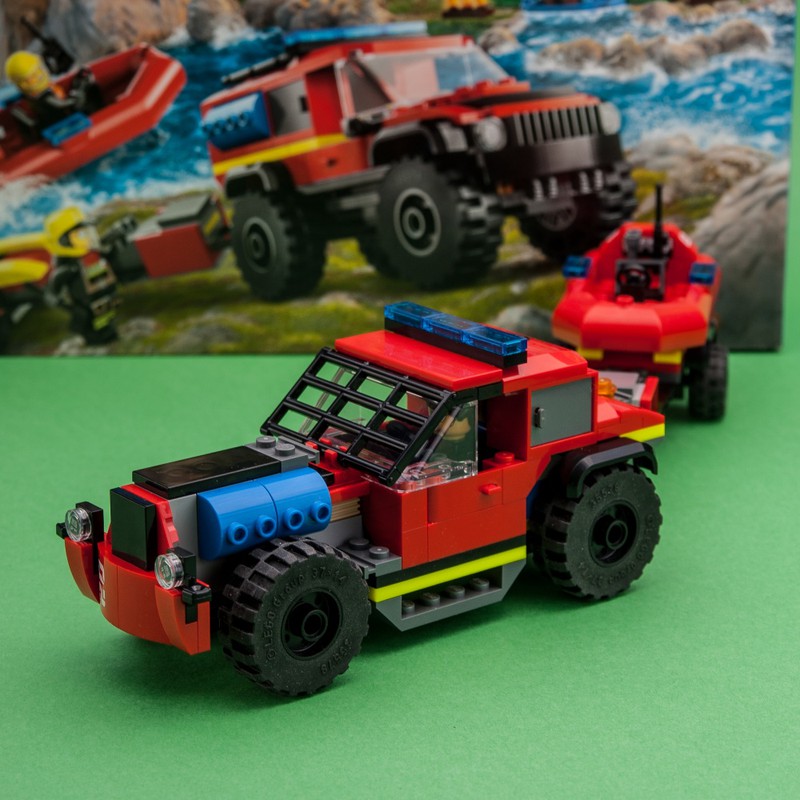 LEGO MOC 60412 Hot Responder by Keep On Bricking | Rebrickable - Build ...