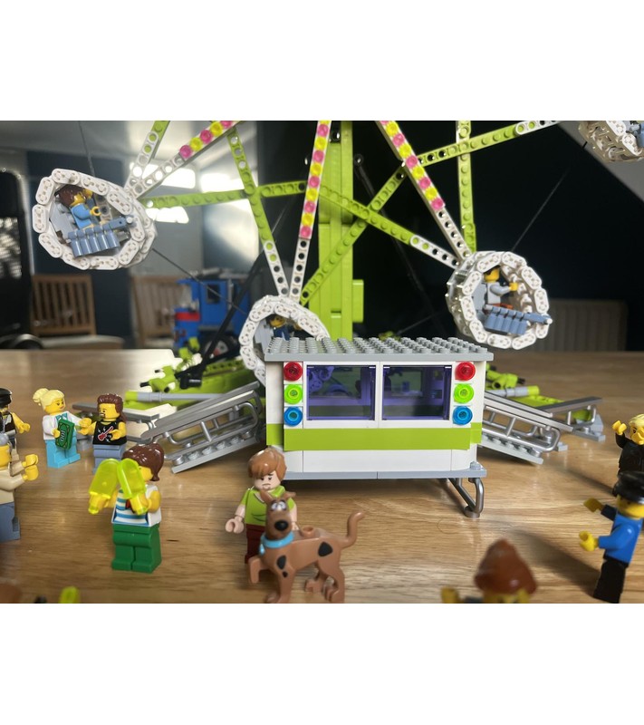 LEGO MOC Fairground Rock-O-Plane ride by Gdale | Rebrickable - Build ...