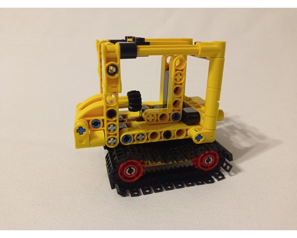 LEGO MOC Electric Tracked Vehicle 42163 Alternative by ErikGS