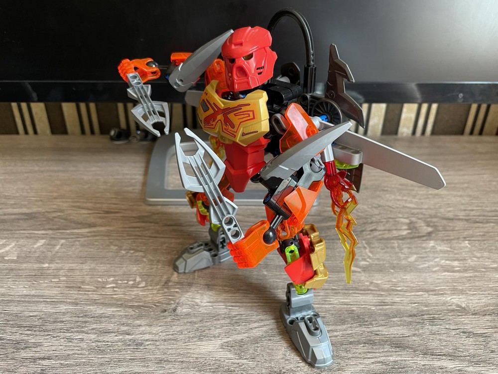 LEGO MOC Red Guardian - custom Bionicle set by DARKSIDEme | Rebrickable ...