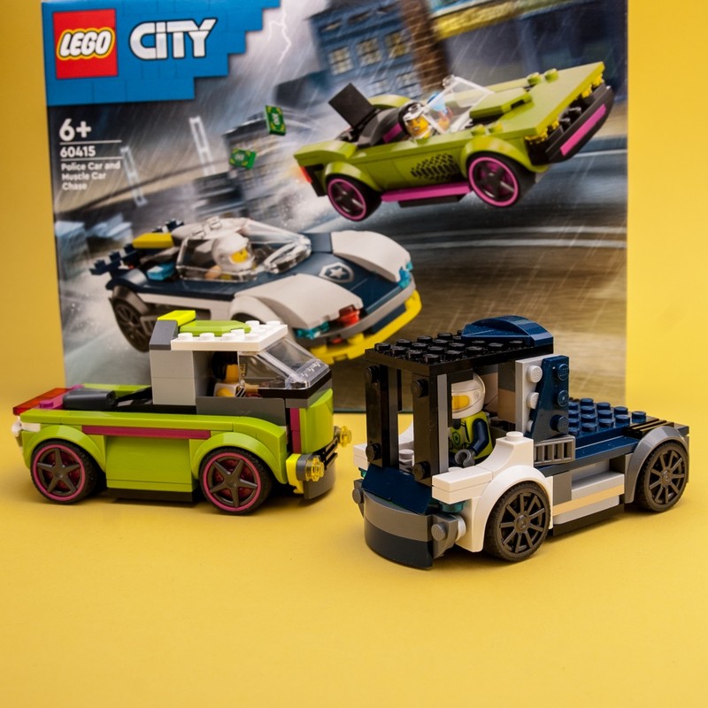 MOC-173484 60415 Two Trucks