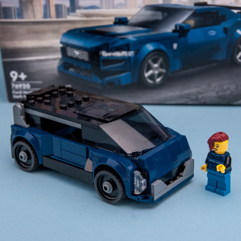 LEGO MOC 76920 Family Minivan by Keep On Bricking | Rebrickable - Build ...