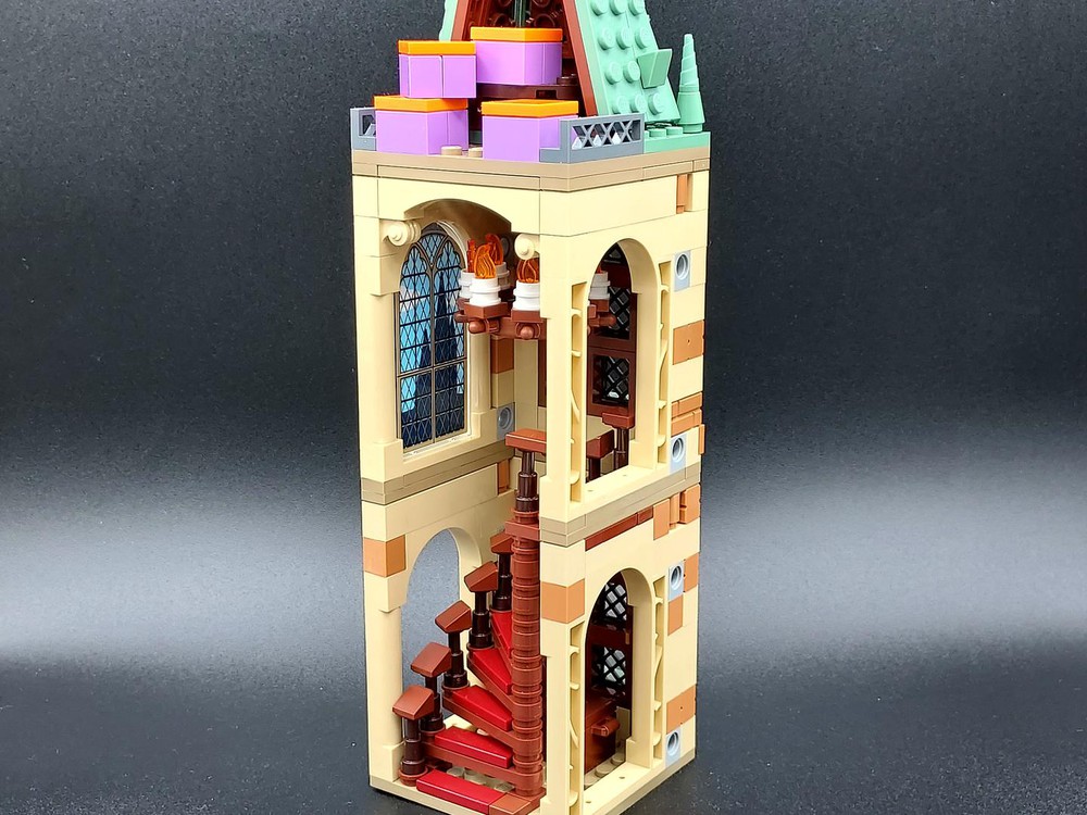 LEGO MOC Gryffindor Stairwell by TrevorToad | Rebrickable - Build with LEGO