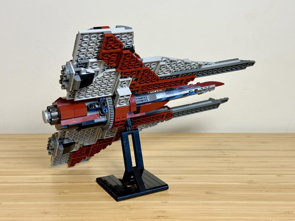 LEGO MOC Mandalorian Kom'rk Class Gauntlet Starfighter - Alternate ...