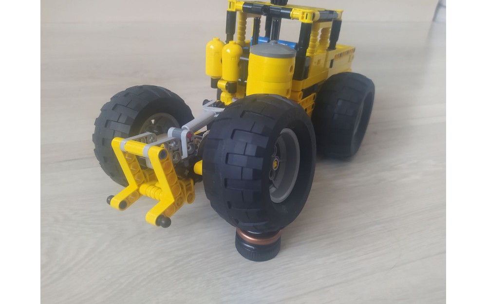 LEGO MOC K700 tractor by kovchenkovskiy | Rebrickable - Build with LEGO