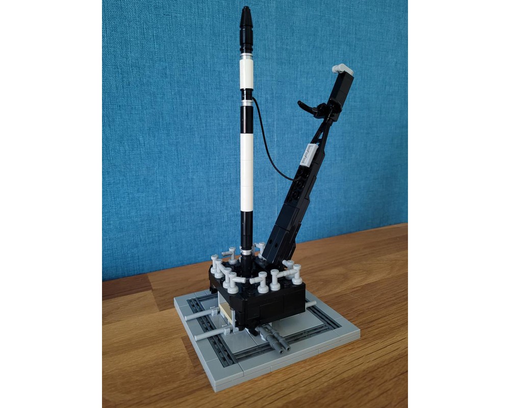 LEGO MOC Rocket Lab Electron & Launch Pad [Saturn V scale] by 0rig0 ...