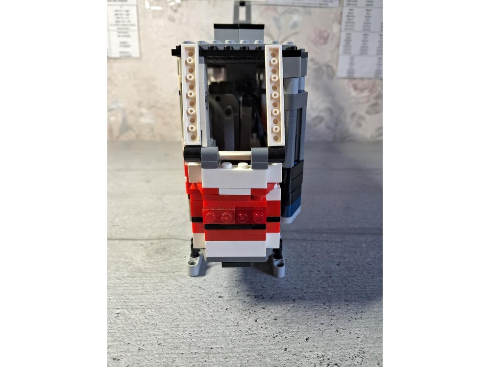 LEGO MOC-187048 Tram Tatra T6A5 by Redbull564 | Rebrickable - Build ...