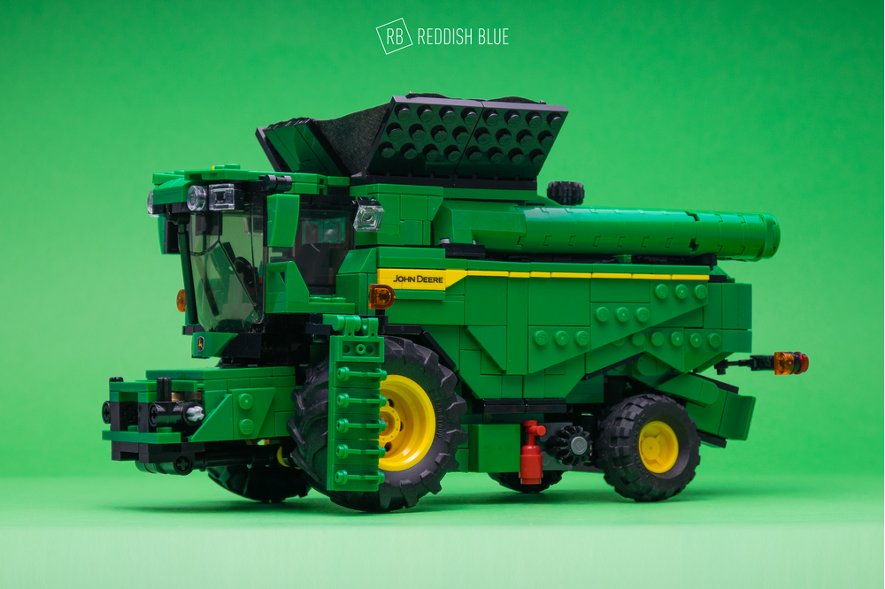 LEGO MOC John Deere X9 with HDF35 header by Reddish Blue Rebrickable Build with LEGO