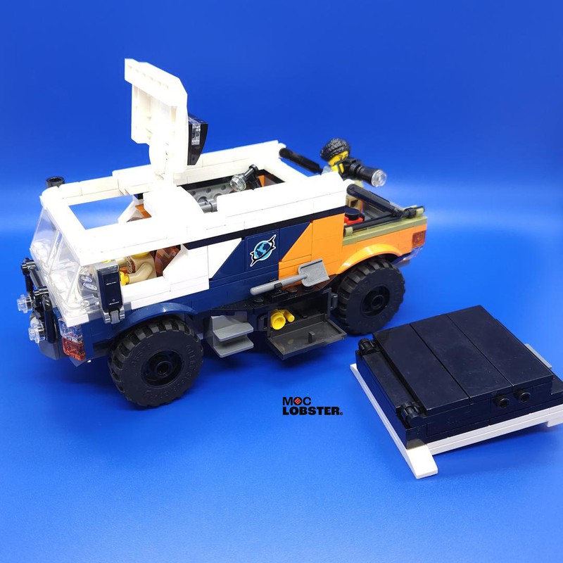 LEGO MOC Jungle Explorer Truck 8 wide w/ roof tent by Moc_Lobster ...