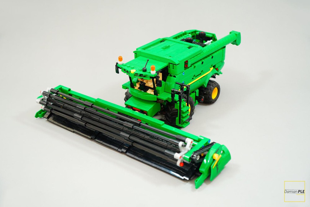 Lego technic combine hot harvester