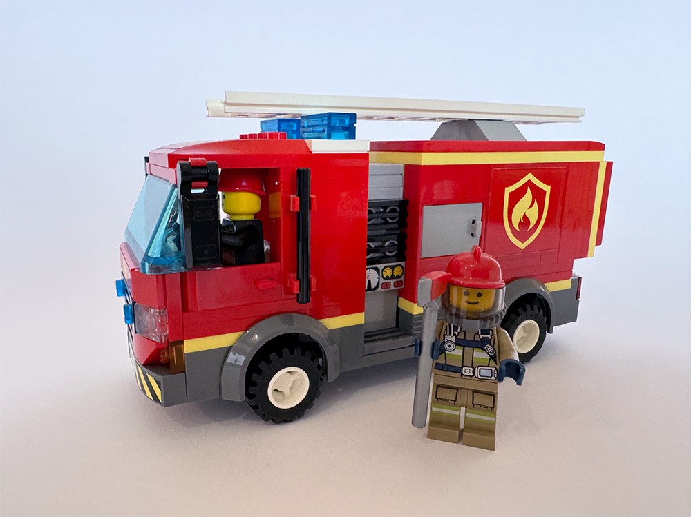 LEGO MOC Fire Truck (60214 MOD) by HDbrix | Rebrickable - Build with LEGO