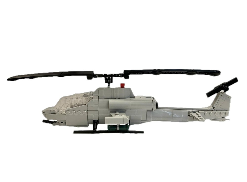 AAA + 図形の極み ☆ 1級　新品未使用 LEGO MOC-189684 AH-1 SuperCobra Military Helicopter by