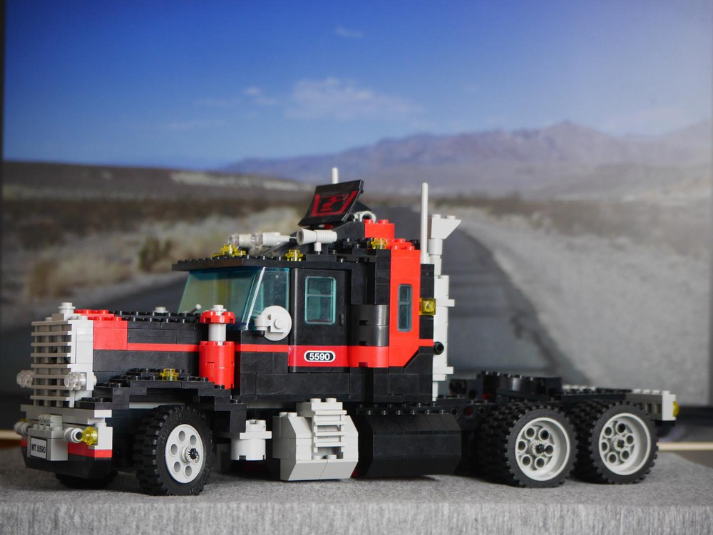 LEGO MOC 5590 Highway Rig by Flopple | Rebrickable - Build with LEGO