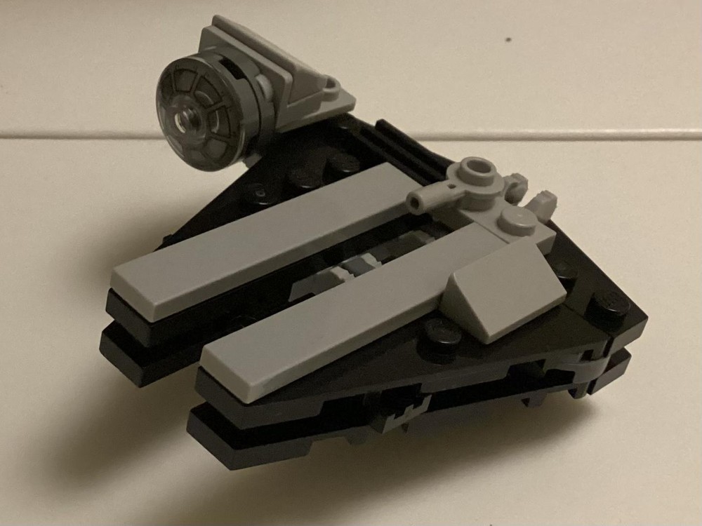 MOC-190125 The millennium falcon alternative build