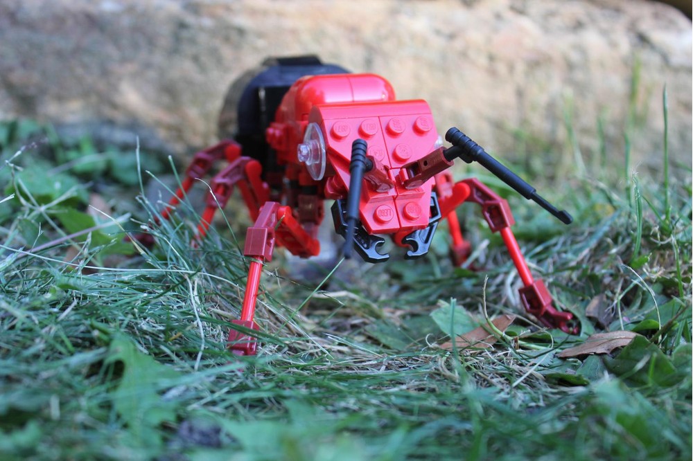 LEGO MOC The Fire Ant Queen (V2) by Groundedbuilder | Rebrickable