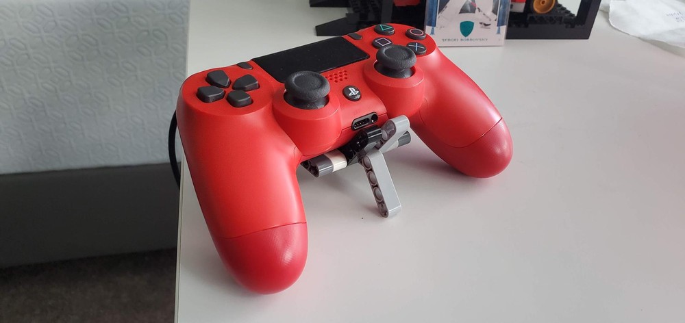 lego-moc-192552-pc-controller-stand-no-more-broken-cables-for-ds4