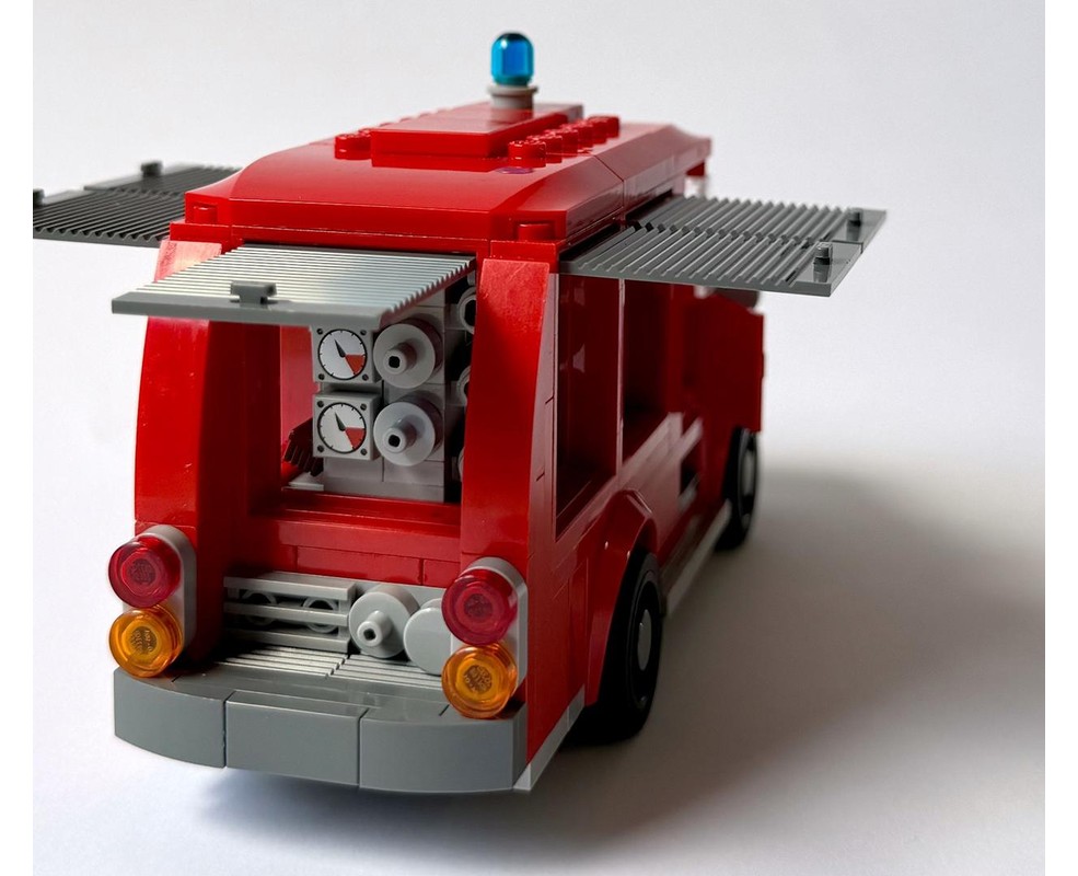 LEGO MOC Fire Engine by HDbrix | Rebrickable - Build with LEGO