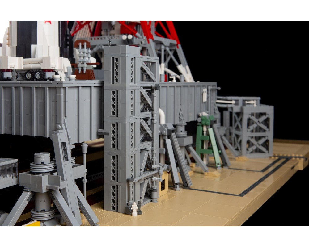 LEGO MOC-196378 Launch Complex 39 - Medium Version by SkylabBricks ...