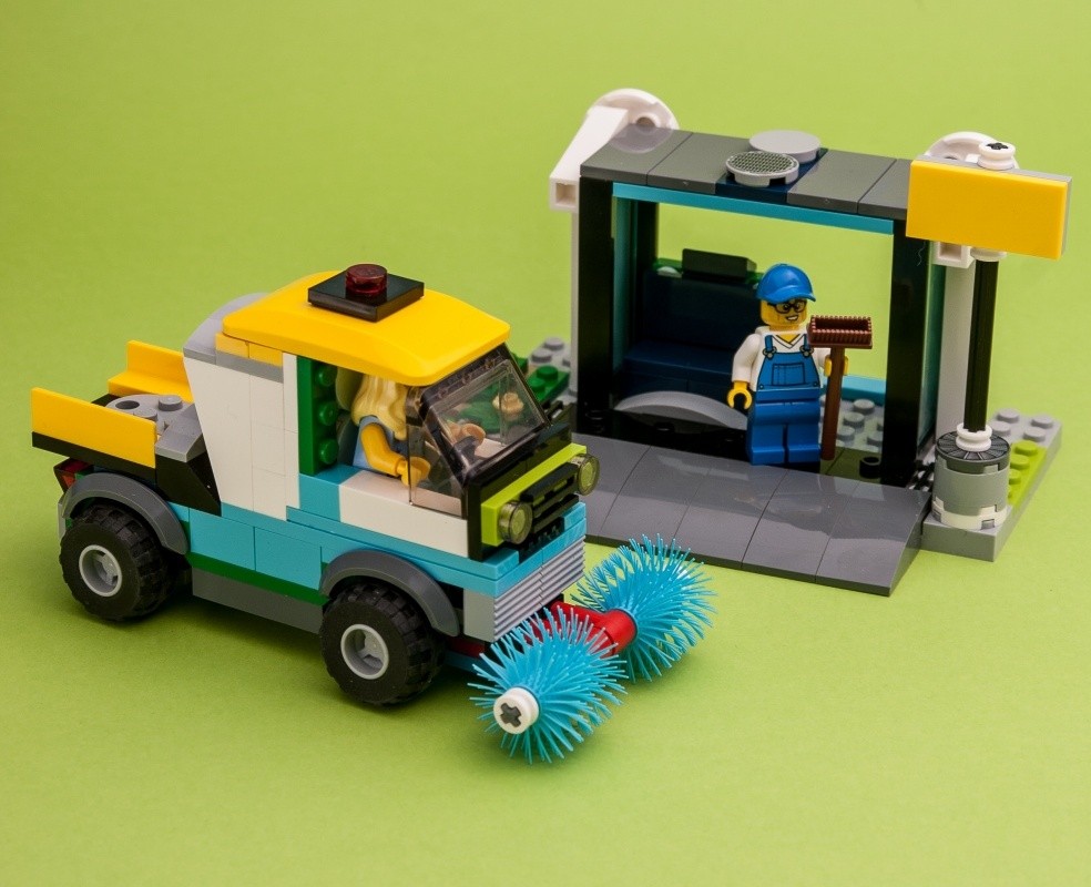 LEGO MOC 60362 Street Cleaner by Keep On Bricking Rebrickable Build