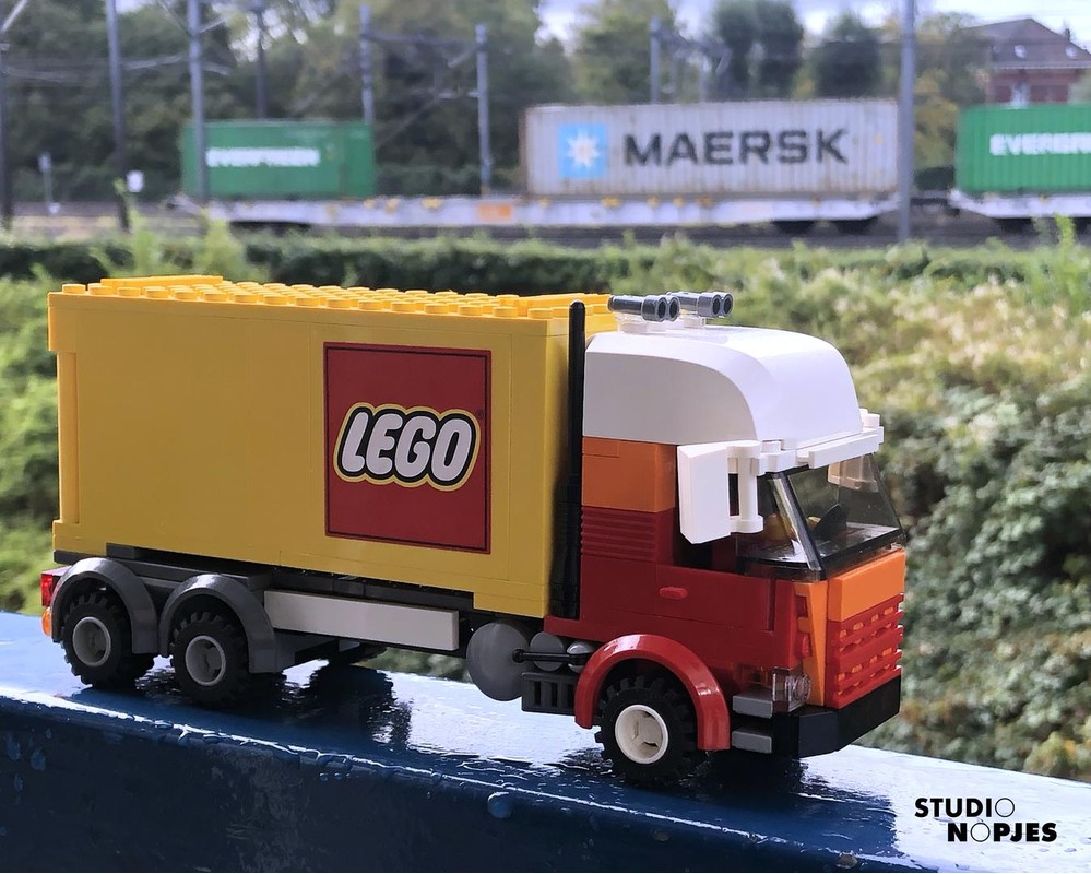 LEGO MOC Container Truck by Roloff | Rebrickable - Build with LEGO