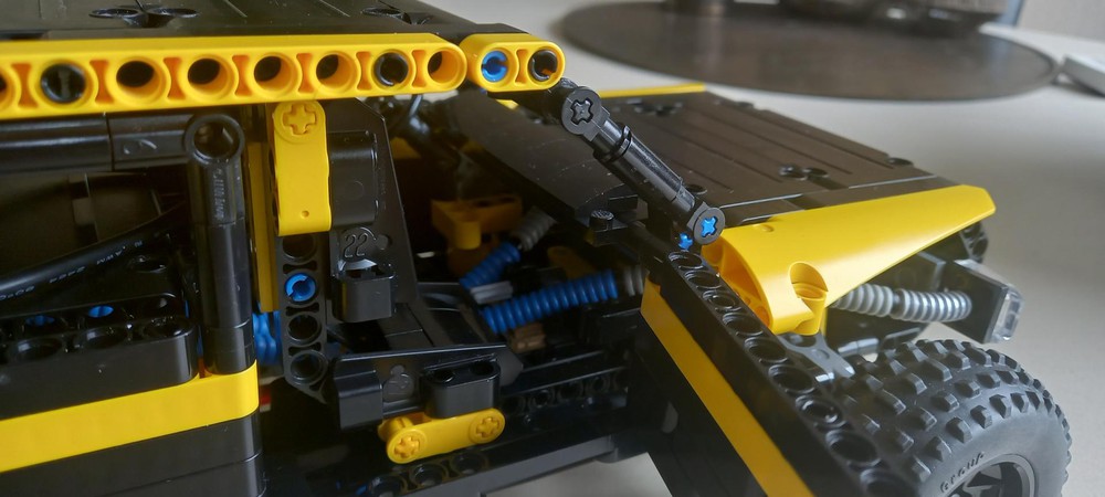 LEGO MOC SUV 2024 new hub by Adriaan2018 | Rebrickable - Build with LEGO