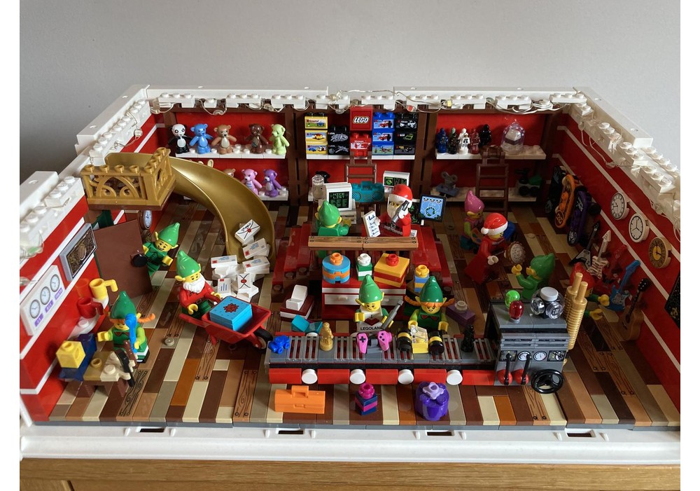 LEGO MOC-199883 Santa's Workshop - Inside BYGGLEK LEGO® box with