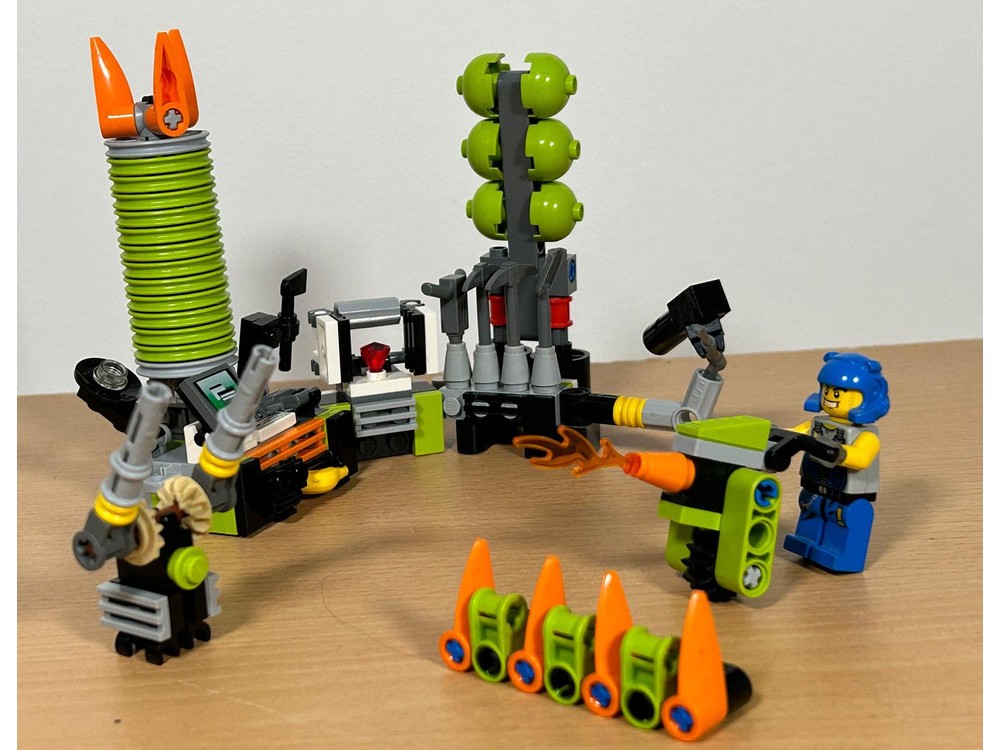 LEGO MOC-200519 the Crystal Consumer by Buttermaster42