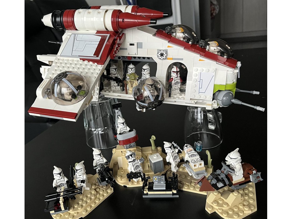 MOC-204184 The Ultimate Republic Gunship