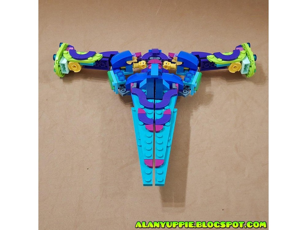 LEGO MOC-206218 Transformer Space Cruiser using LEGO Creator 31157