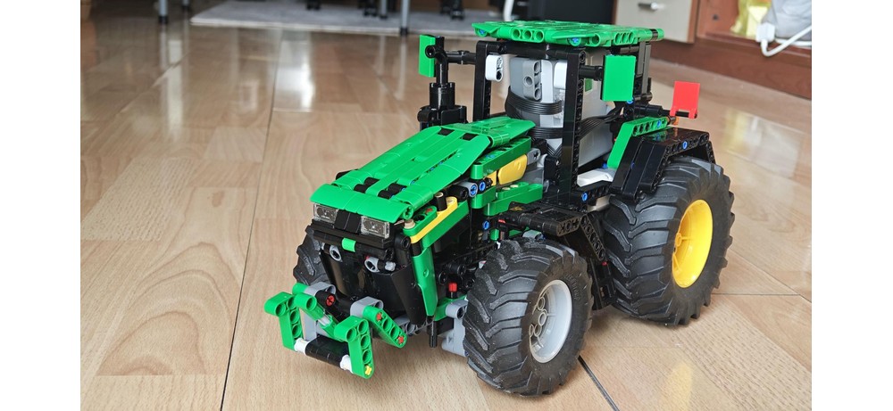 LEGO MOC-210159 John Deere 8R tractor (alternate build of 42129+42157 ...