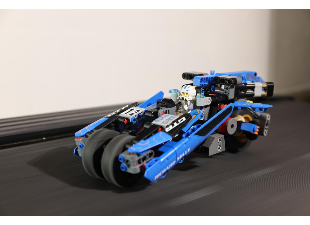 LEGO MOC Futuristic motorcycle 2.0 by HeLi2046 | Rebrickable - Build ...