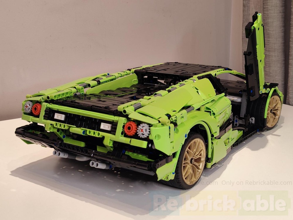 LEGO MOC-213301 Lamborghini Diablo (42115 model B) by tonych