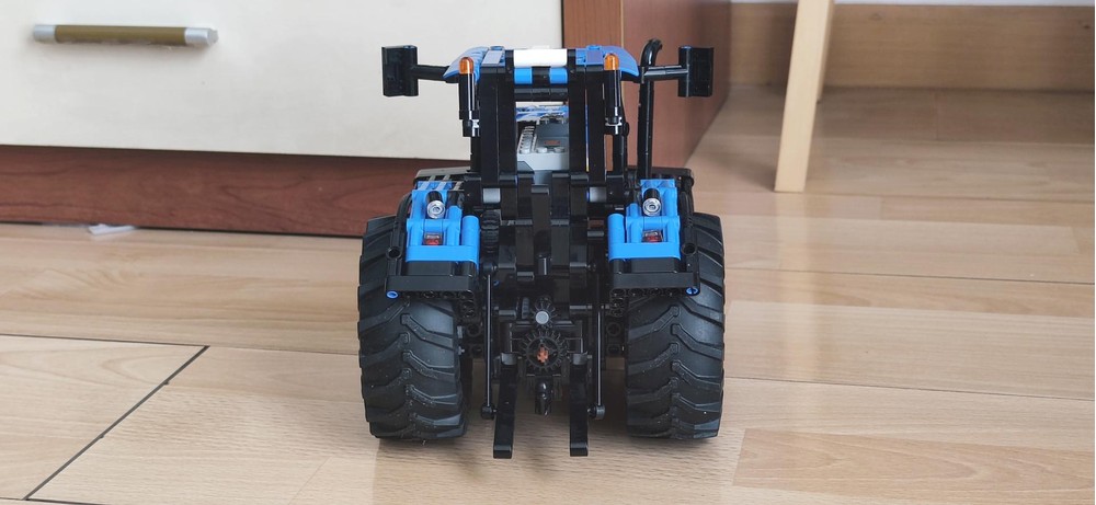 LEGO MOC-213845 New Holland T7 tractor (bodywork only) by ViperL ...