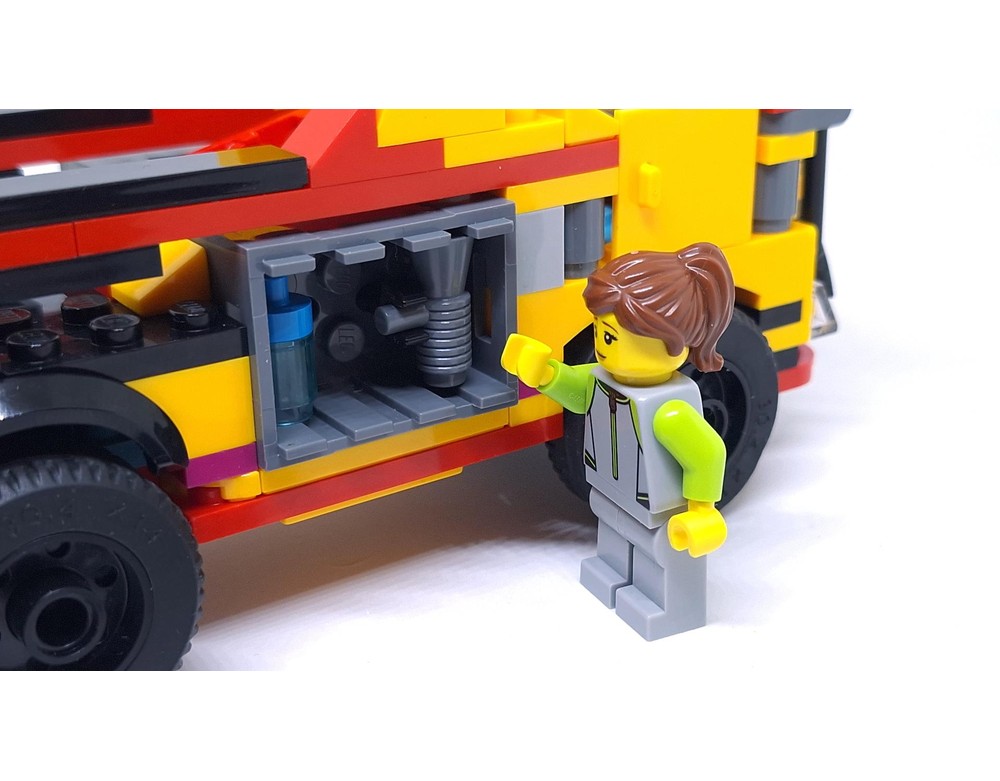 LEGO MOC-215333 60453 Lifeguard Truck by PeterSzabo | Rebrickable