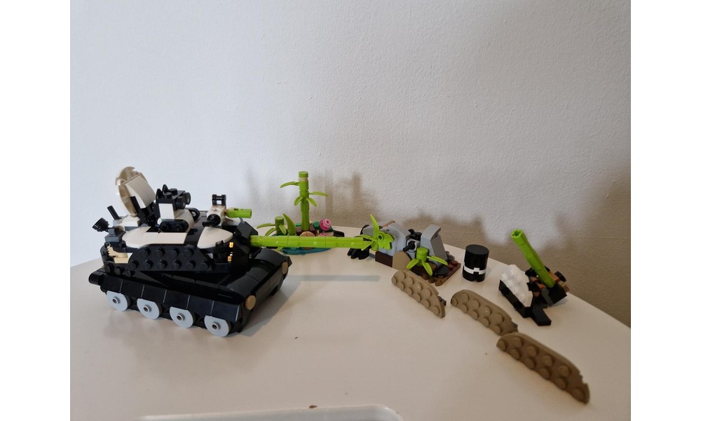 LEGO MOC-216698 Panda Panzer by Jappelsap98 | Rebrickable - Build with LEGO