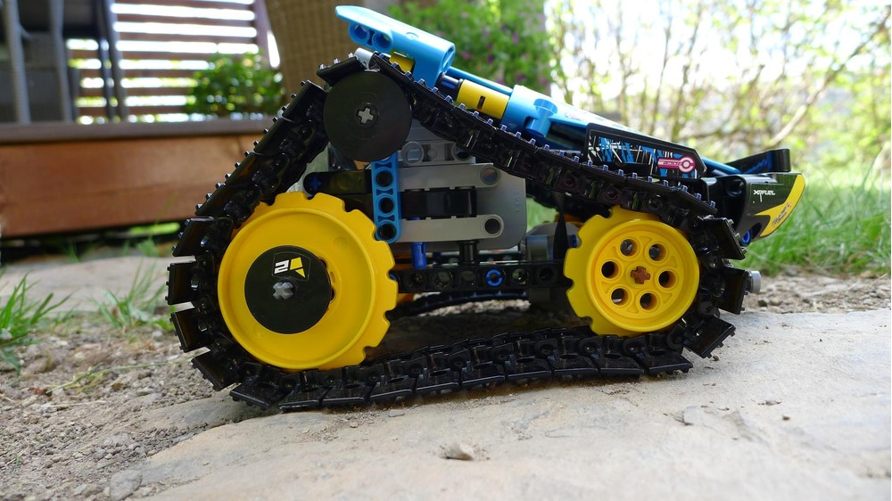 LEGO MOC-220045 RC OFF-ROAD RACER by henrik13 | Rebrickable - Build ...