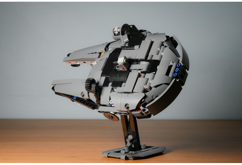 LEGO MOC-221012 Jesko Millennium-Falcon (42173 Alternate Build) by