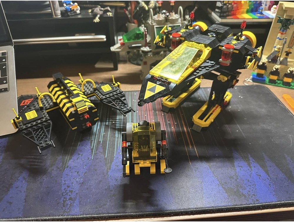 LEGO MOC-221266 Blacktron Raven Claw RIP by gigau | Rebrickable - Build ...