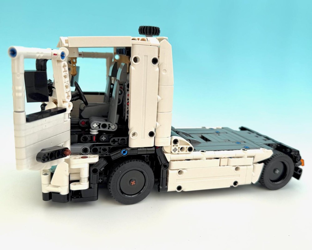LEGO MOC European style truck by BrickHomer | Rebrickable - Build with LEGO