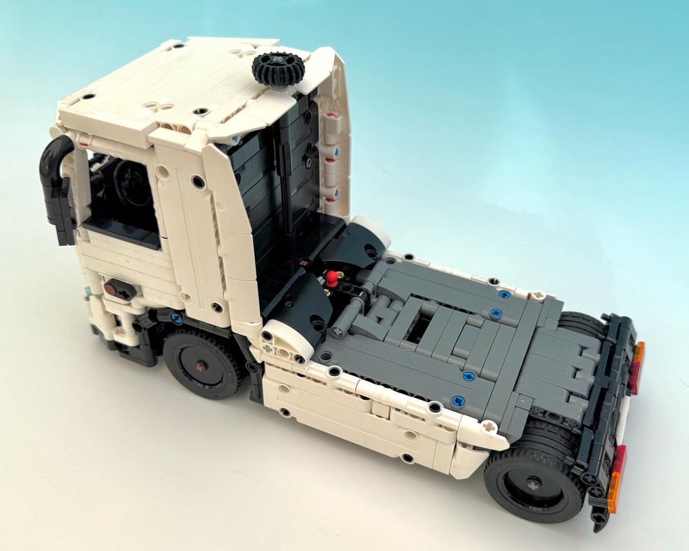 LEGO MOC European style truck by BrickHomer | Rebrickable - Build with LEGO
