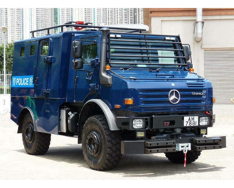 LEGO MOC-227571 UniMog Riot Van by reggieranger | Rebrickable - Build ...