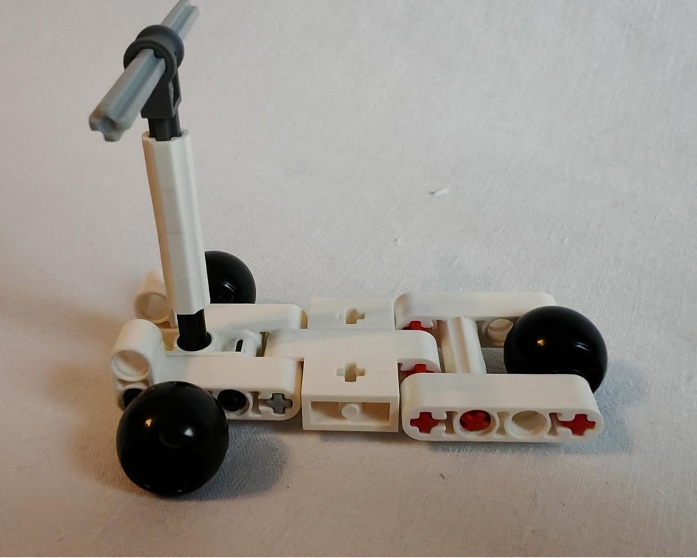LEGO MOC Kids Scooter 30682 Alternate Build by ErikGS | Rebrickable ...