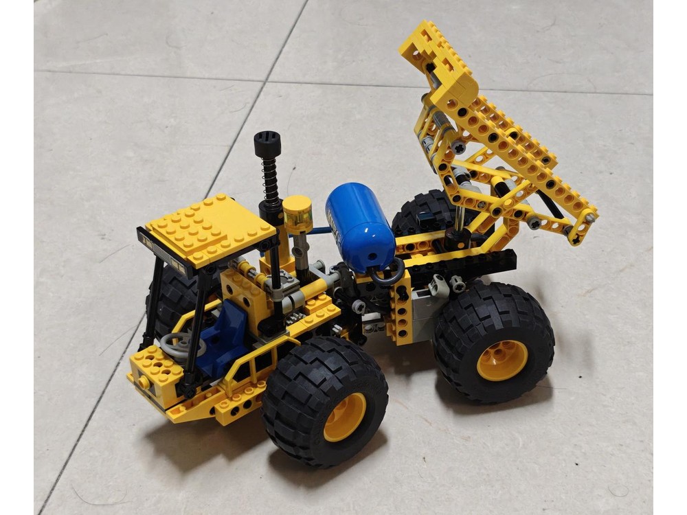 LEGO MOC-235683 8459 dumper by Ziqing | Rebrickable - Build with LEGO