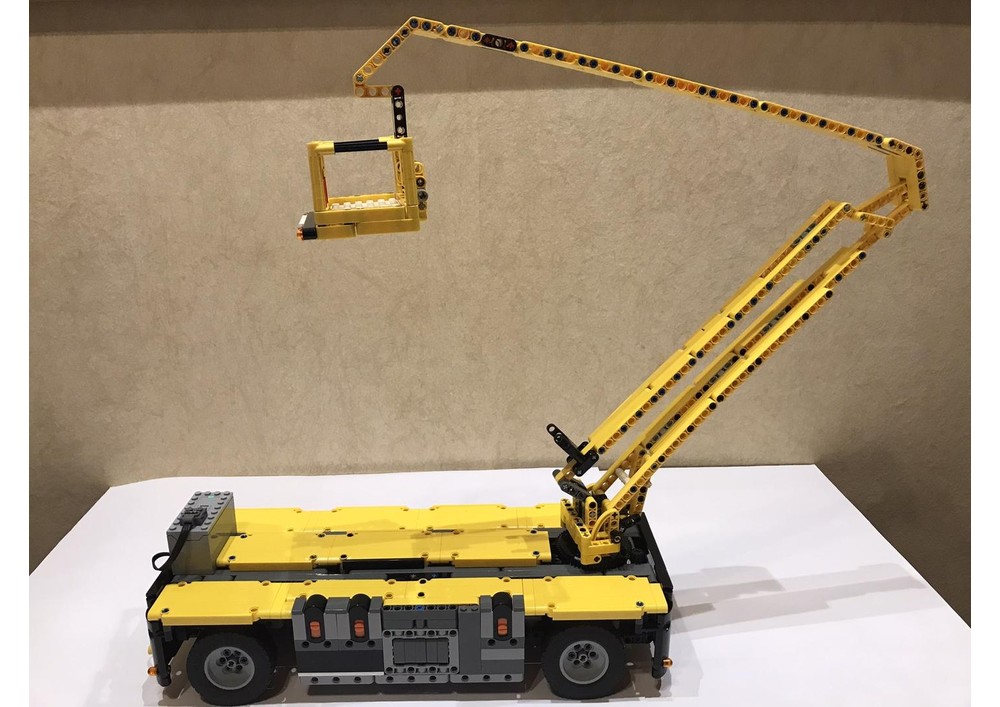 LEGO MOC-236756 Remote-controlled work platform by Hinnerk ...